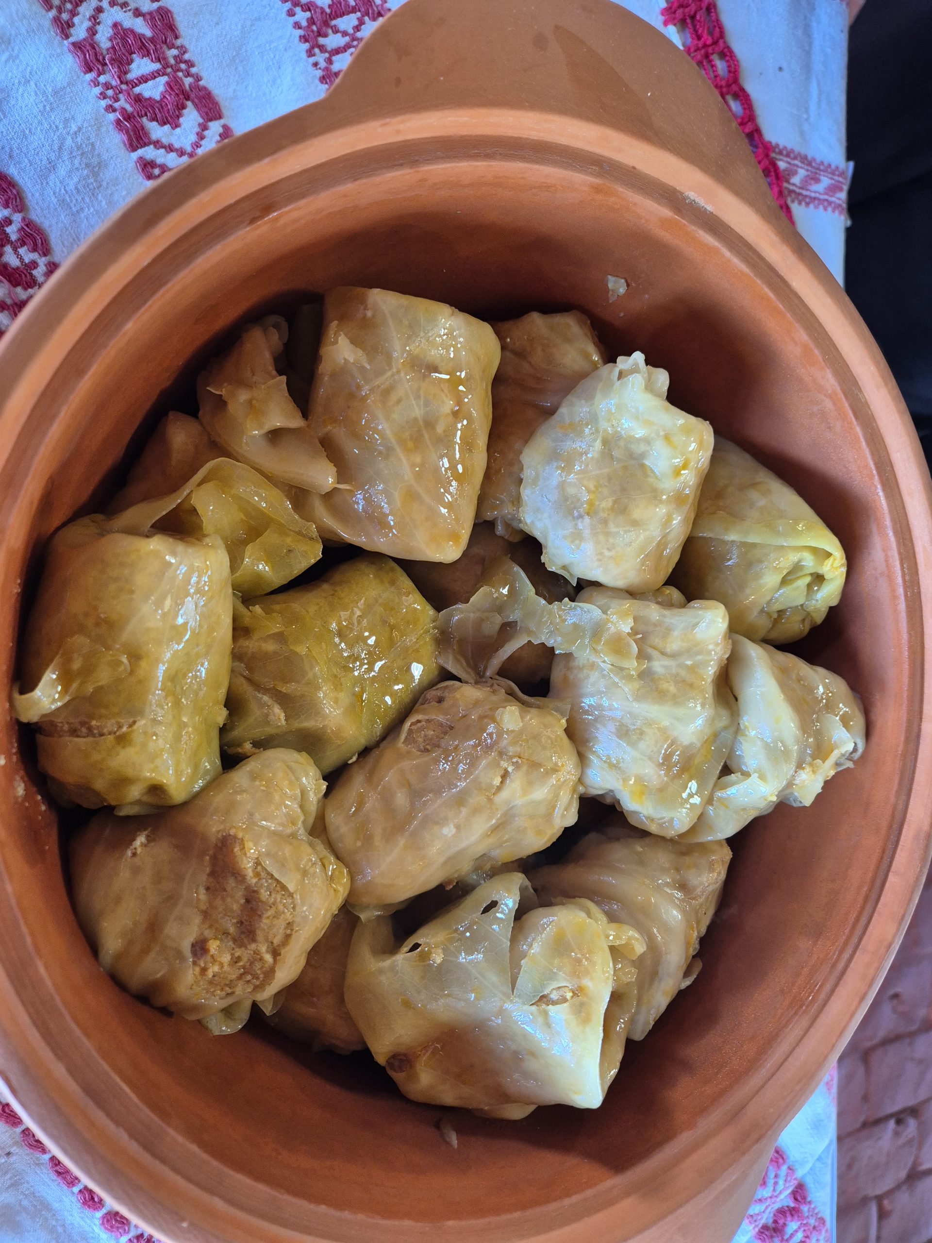 Mađarska sarma na 1. Sarma festu u Romskoj kući Udruge Lovara u Maglenči